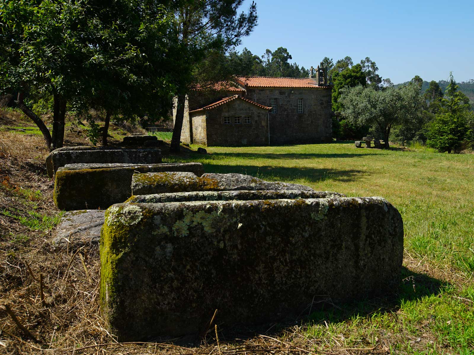 Igreja-e-necropole-de-Mondim_Barcelos